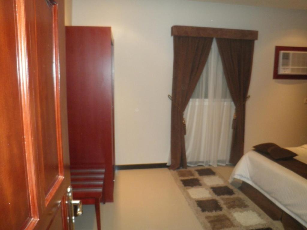 Al Muhaidb Al Nadwa Riyadh Bilik gambar