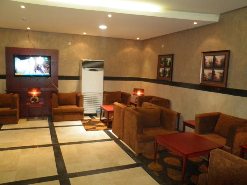 Al Muhaidb Al Nadwa Riyadh Luaran gambar